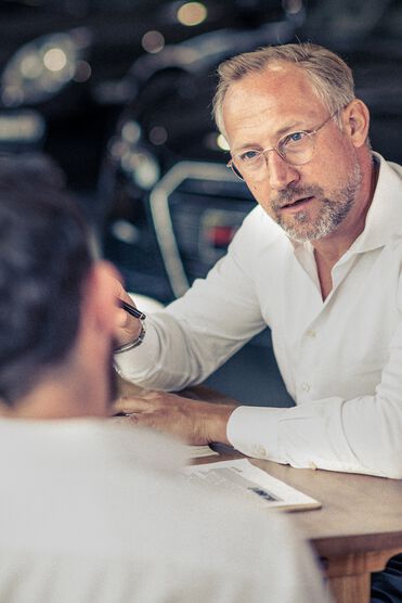 mobile.de Ankauf Verkauf Gebrauchtwagenhandel Autohandel Fahrzeugankauf Fahrzeugverkauf Ankaufsstation München Unterföhring Autohaus Werkstatt UFG Autowerkstatt Farhzeugbewertung Fahrzeugaufbereitung