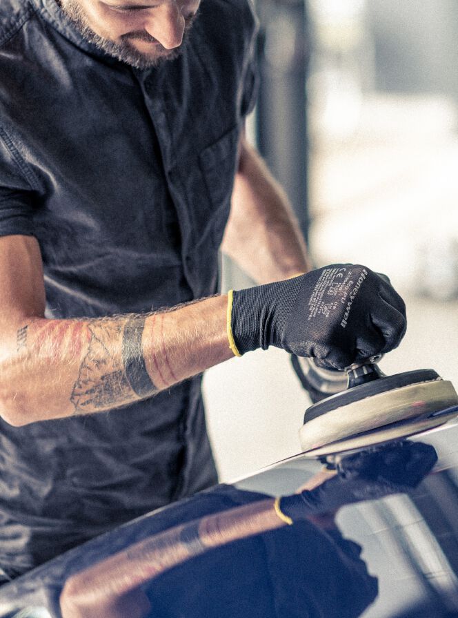 Fahrzeugankauf Fahrzeugverkauf Gebrauchtwagenhandel Autohandel München Unterföhring Autohaus Werkstatt UFG Autowerkstatt KFZ-Werkstatt Autoreparatur Räder Reifen Radwechsel Reifenwechsel Unfallinstandsetzung Scheibentausch Fahrzeugservice Radeinlagernung